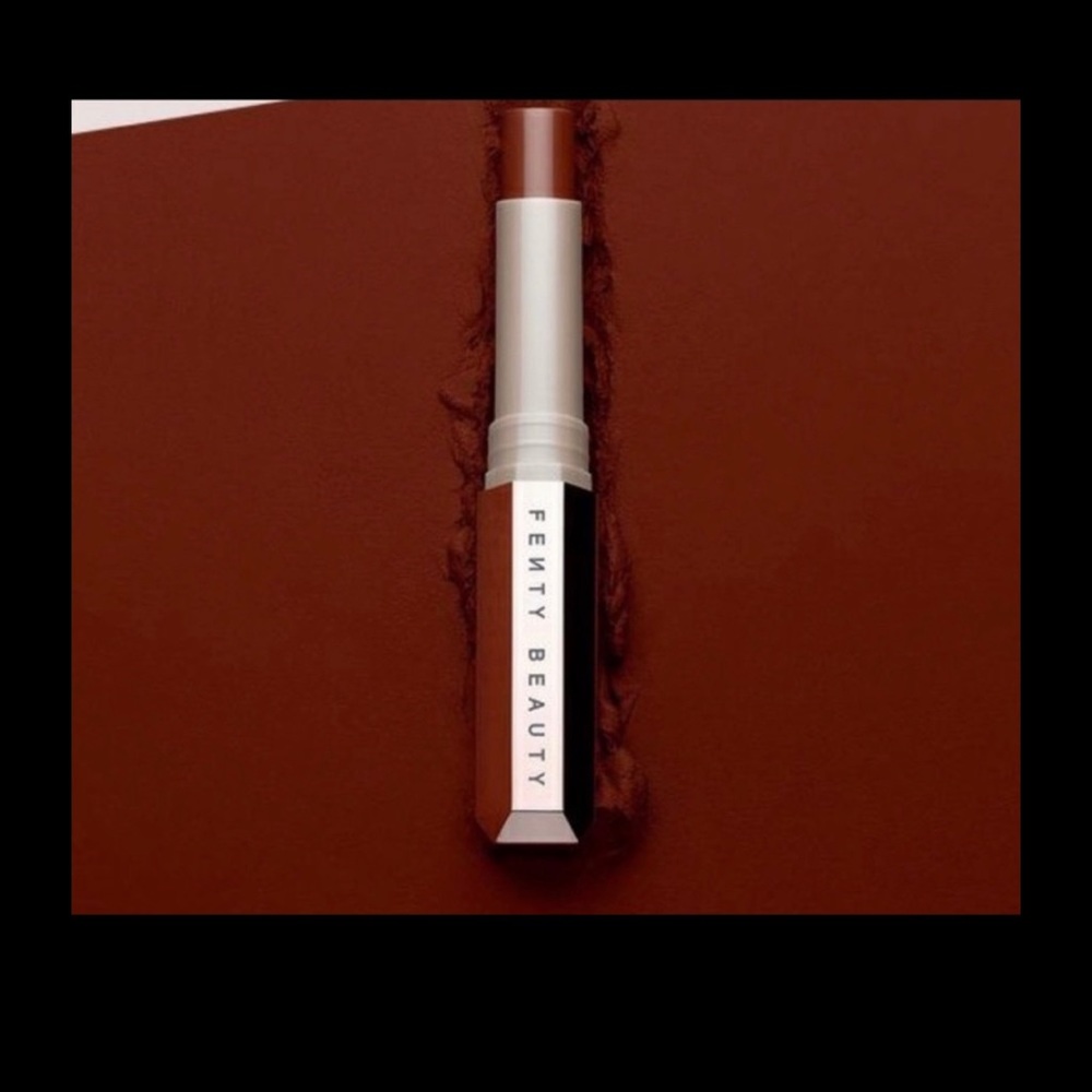 ✅Fenty Beauty lipstick.